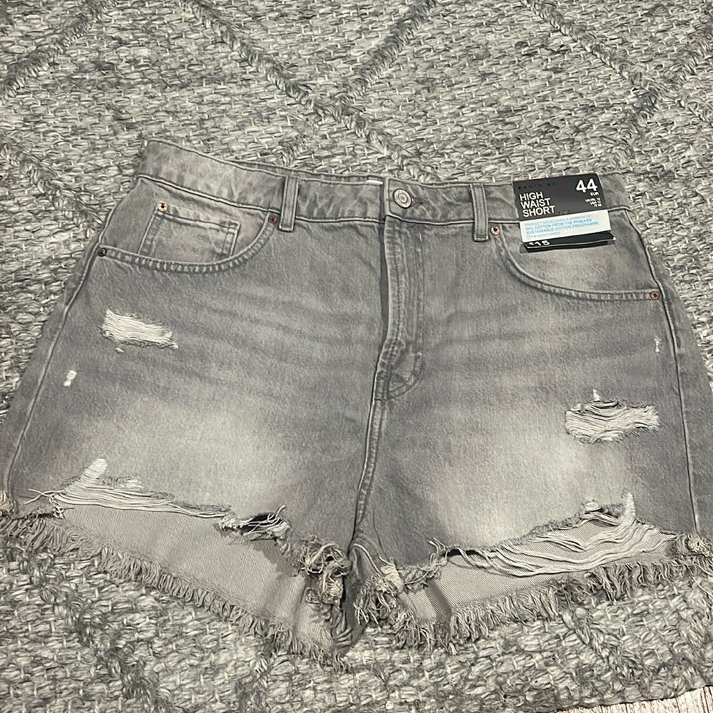 Women’s high wasted shorts